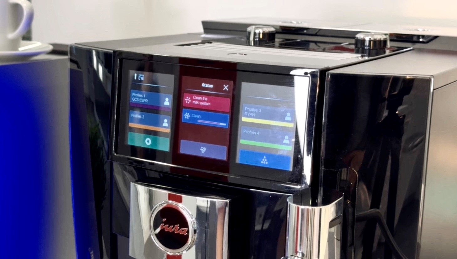 JURA J8 Twin review – touchscreen interface for easy coffee selection