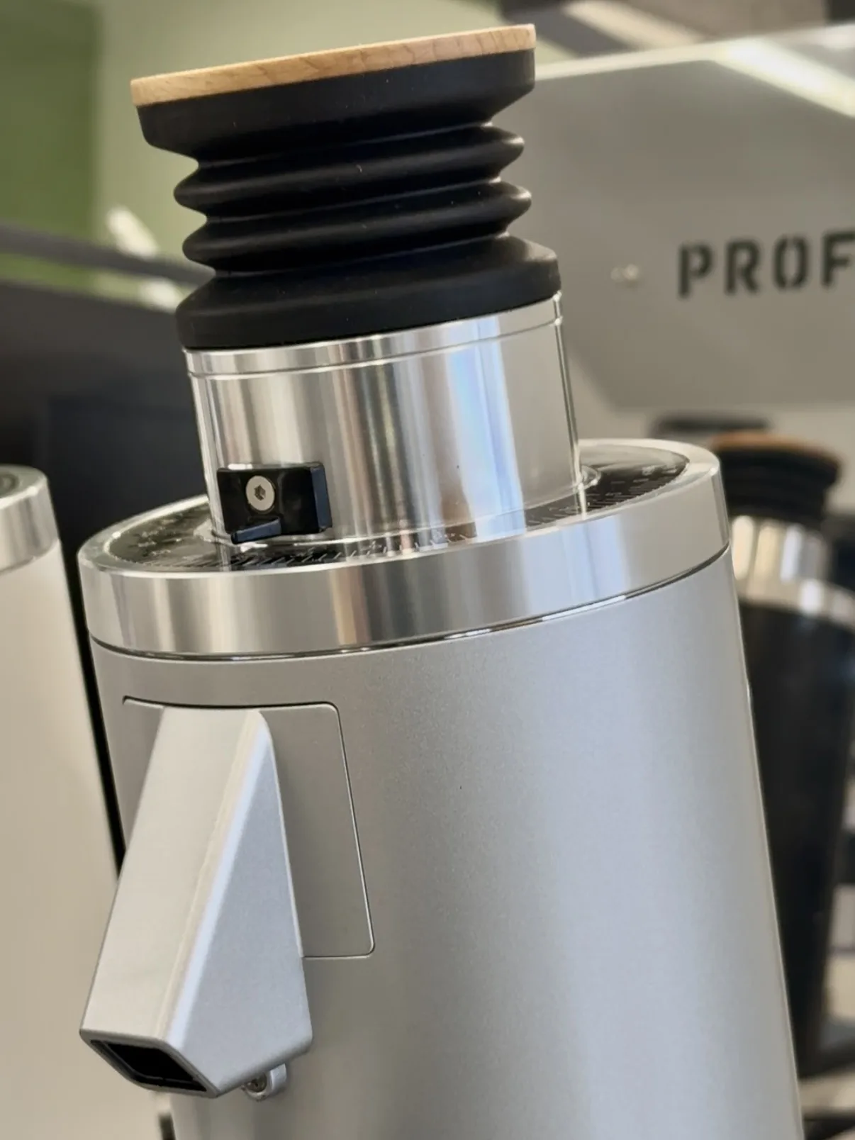 DF54 Grinder in Silver