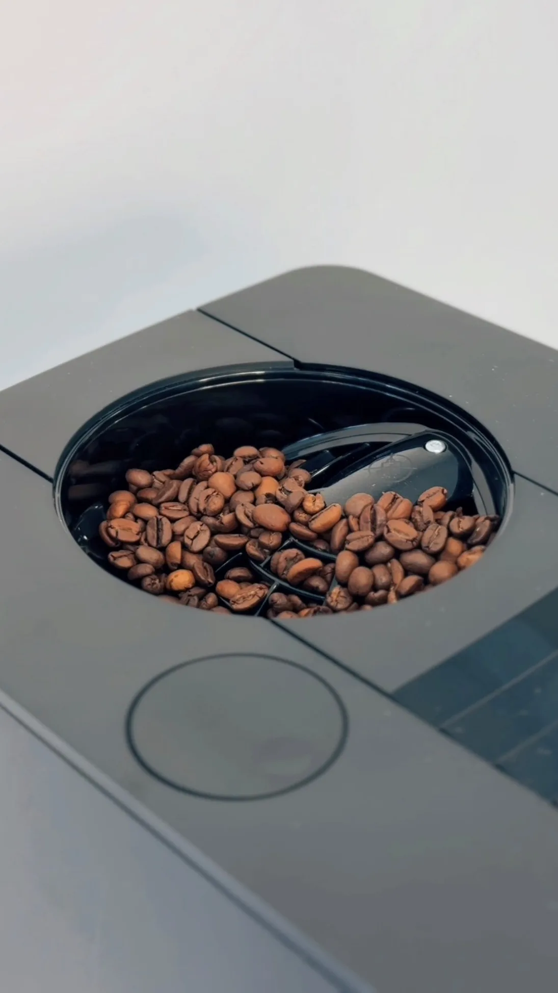 ENA 4 to a C3 blog: JURA C3 bean hopper